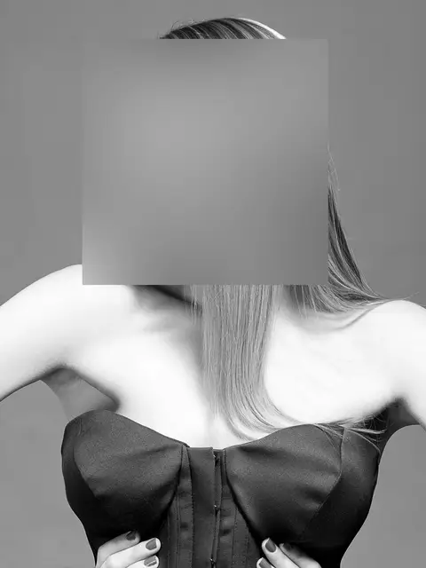 Shoot photo, faces blurred